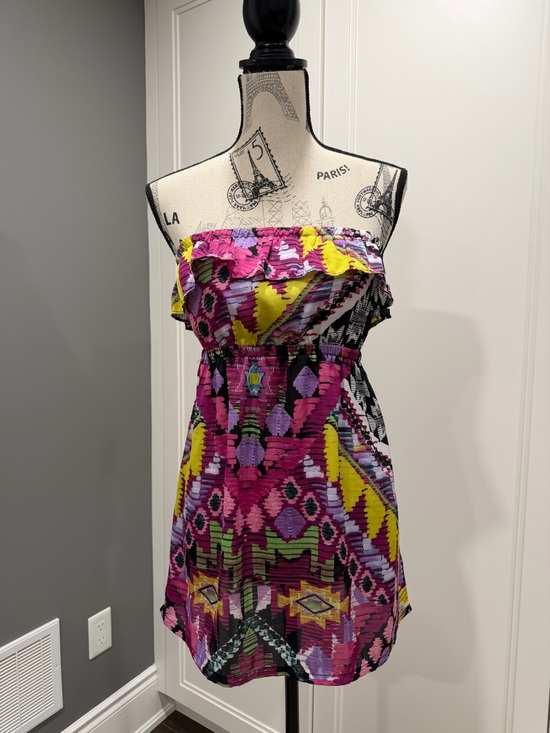 Forever 21 Dresses & Skirts - Forever 21 Multicolor Aztec Print Strapless Dress